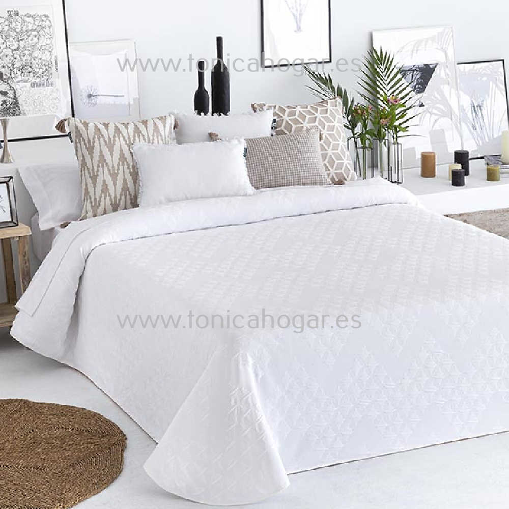 Colcha Moncofar Blanco de Confecciones Paula Blanco 090 105 Blanco 135 Blanco 150 Blanco 160 Blanco 170 Blanco 180 Blanco 