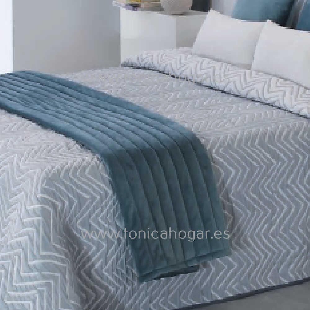 Detalle Colcha Obey Azul de Reig Marti 