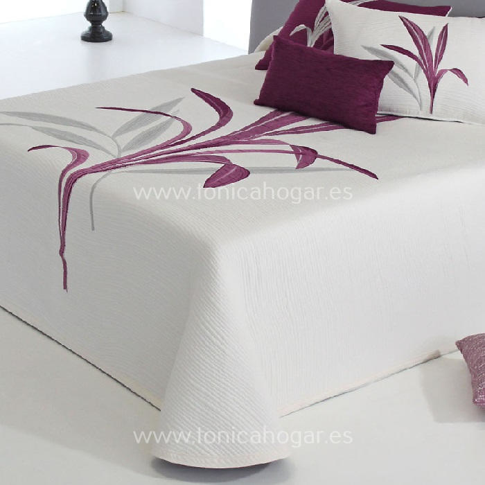 Colcha Reversible Lynette Morado de Reig Marti. Morado 135 150 Morado 180 Morado 